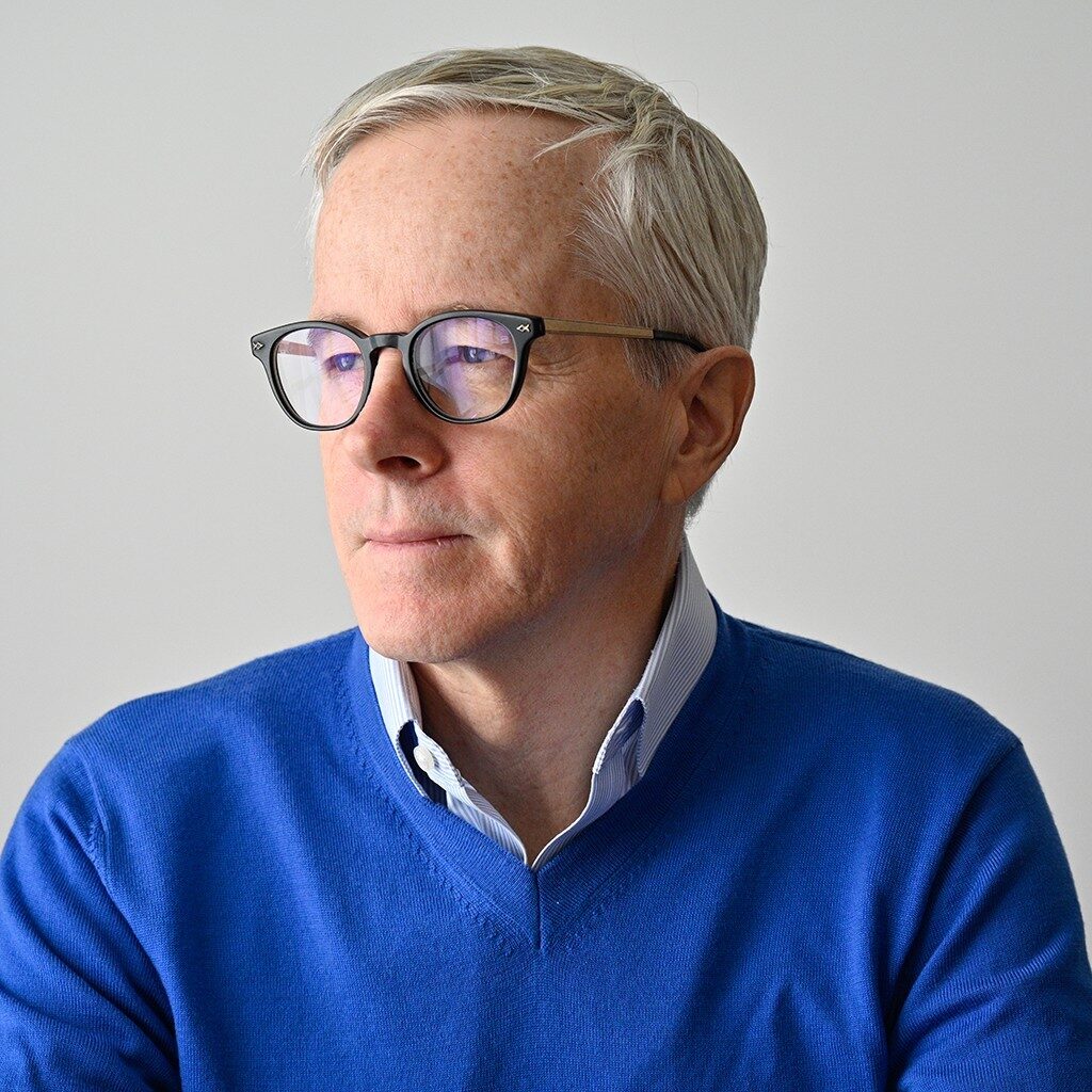 J. Lavis Website Headshot